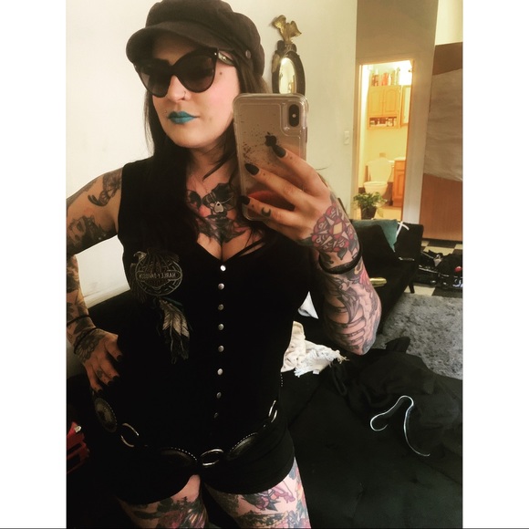 Meet your Posher, Jennifer - Picture 3 of 3